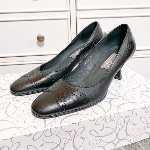 Rusty Lopez Black semi pointed shoes in size 8 - Picture 5 of 9